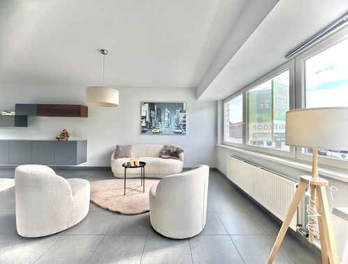                                         Maison à vendre à Sint-Eloois-Vijve, € 349.000
