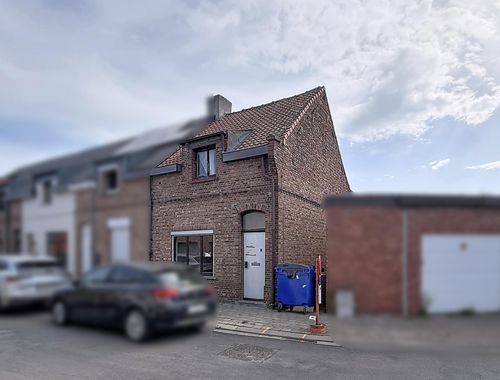                                         Maison deux facades à vendre à Kruibeke, € 86.000
