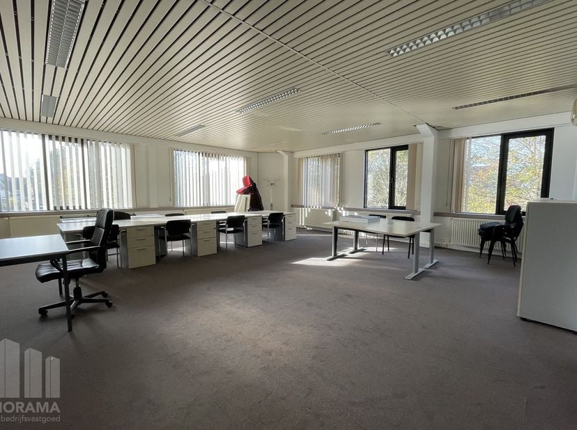 Bien professionnel à louer à Haachtsesteenweg 162,
                    1820 Steenokkerzeel
