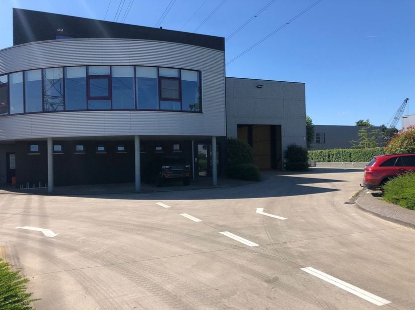 Bien professionnel à louer
                    à 9120 Beveren-Waas