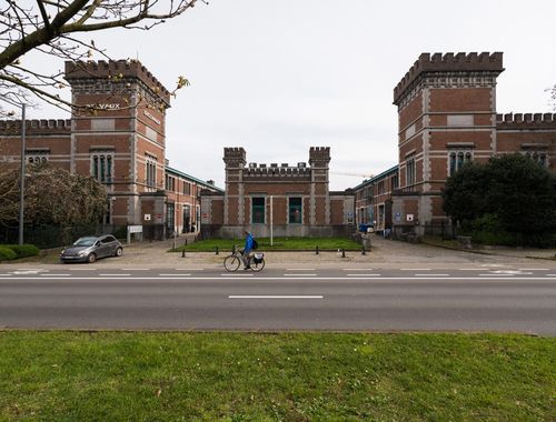                                         Kantoorgebouw te koop in Etterbeek, € 1.850.000
