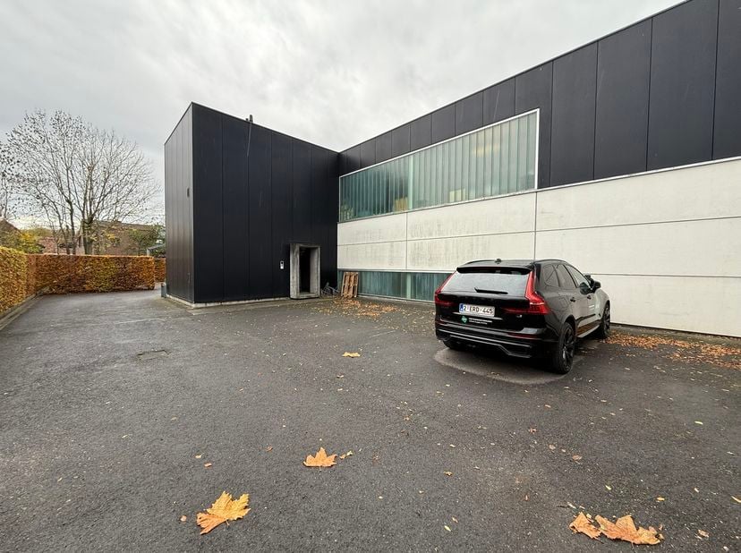 Bien professionnel à louer à Verlorenbroodstraat 63 boîte A,
                    9820 Merelbeke