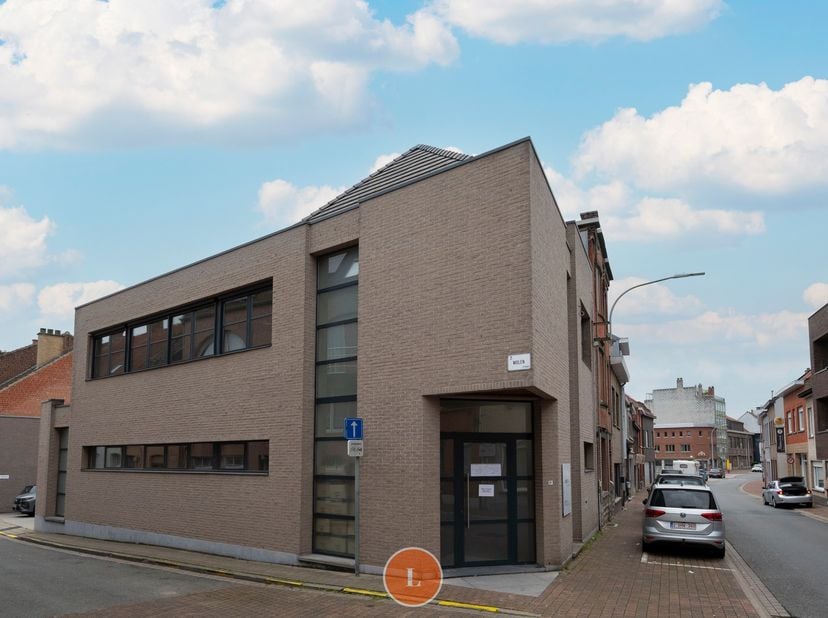 Bien professionnel à vendre
                    à 8930 Menen