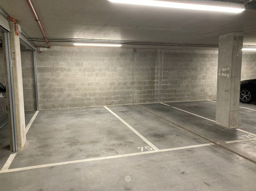 Audenarde  Vous recherchez une place de parking souterraine à Scheldekop, à Audenarde ? <br />
Alors cette annonce pourrait vous intéresser. <br />
Le