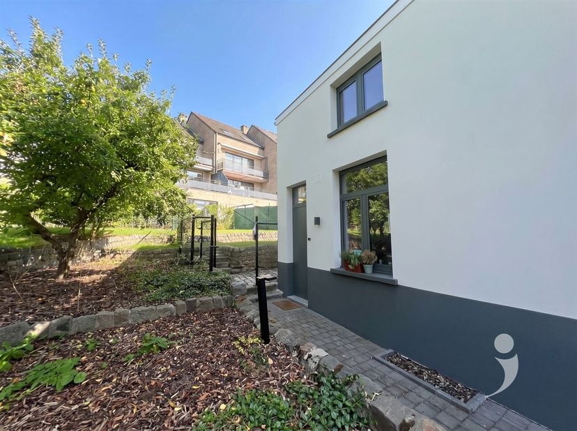 Gezellig huisje met tuin te huur in het centrum van Leuven<br />
Bent u op zoek naar een charmante en gezellige woning op een rustige locatie in hartj