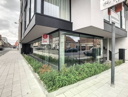                                         Kantoor te huur in Kortrijk, € 1.300
