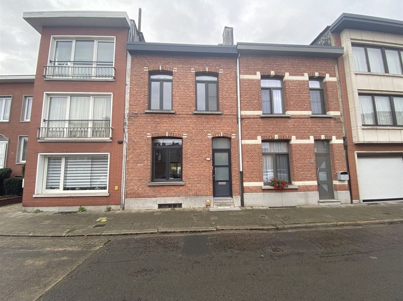 Maison à louer à Van Loenoutstraat 62,
                    2100 Deurne