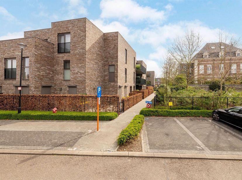 Instapklaar appartement met 1 slaapkamer, 2 terrassen en staanplaats te Geel.<br />
Op zoek naar een comfortabel en energiezuinig appartement op een u