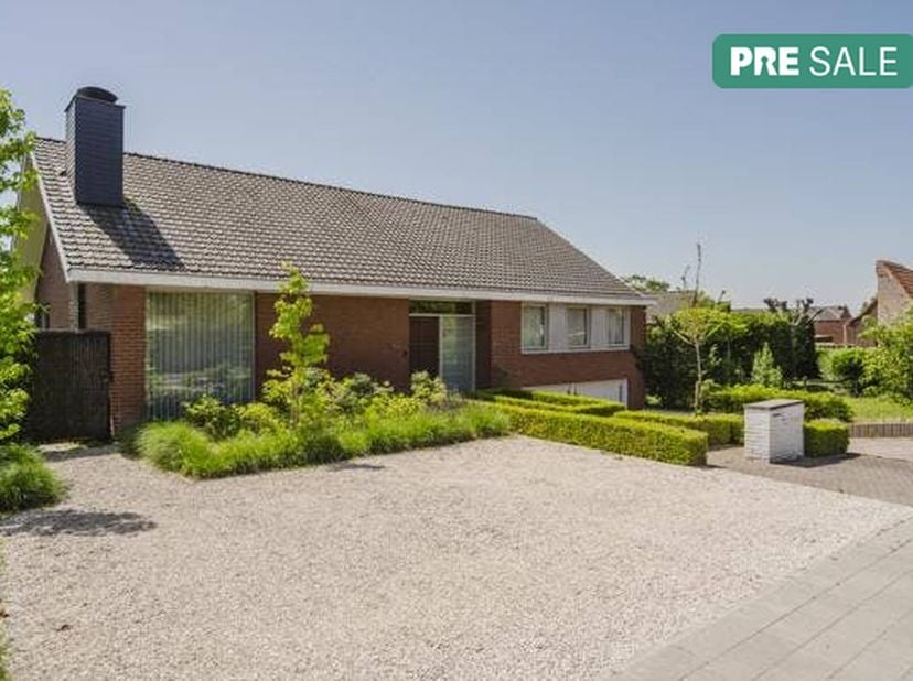 Kom en ontdek deze woning tijdens de Pre-sale donderdag 18/06 van 17u30 tot 19u, maak nu je afspraak! <br />
<br />
Vrijstaand huis met 4 kamers te ko