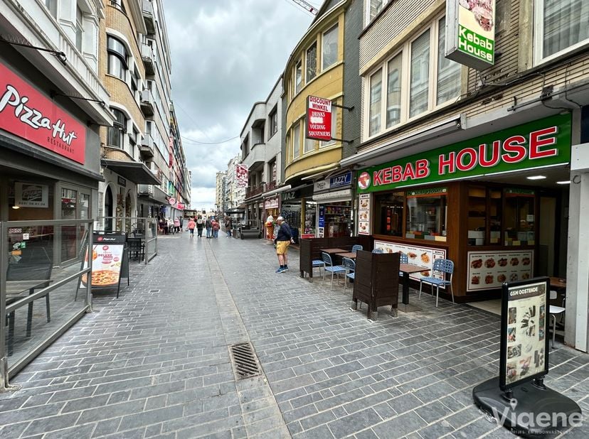 Bedrijfsvastgoed over te nemen in Vlaanderenstraat 9A,
                    8400 Oostende