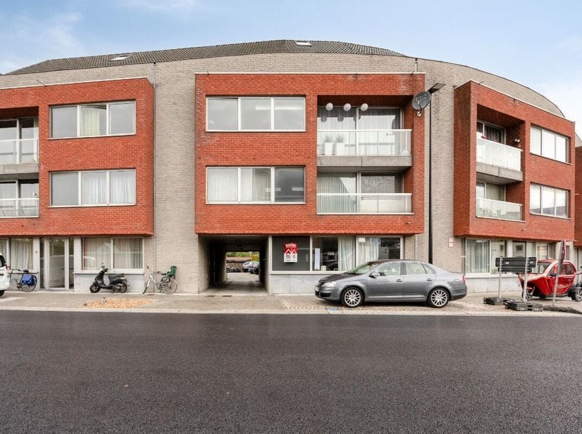 Nous proposons cet appartement agréable situé dans le centre de Waregem. L'appartement est actuellement loué à la RSVK (agence immobilière sociale), u