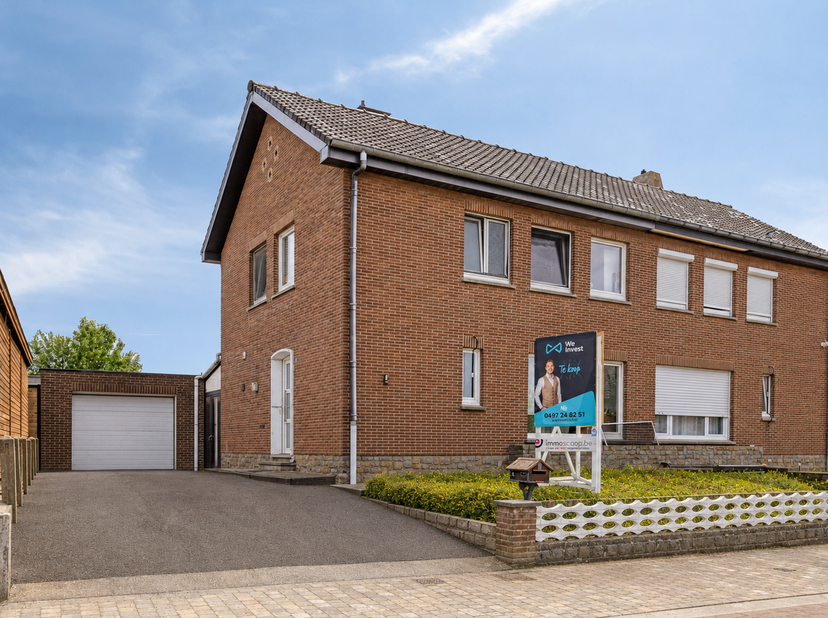 Ontdek deze charmante en goed onderhouden gezinswoning, ideaal gelegen aan de Hollestraat 4 te Opwijk. Dankzij de rustige, residentiële ligging geniet