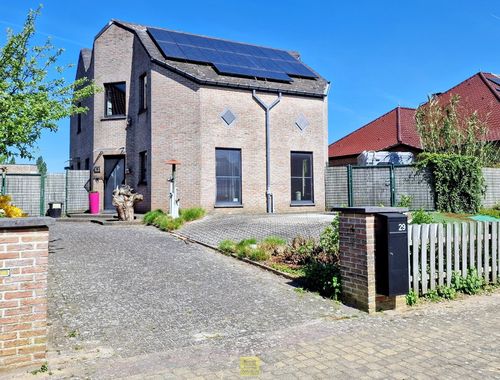                                         Villa à vendre à Nieuwerkerken, € 715.000
