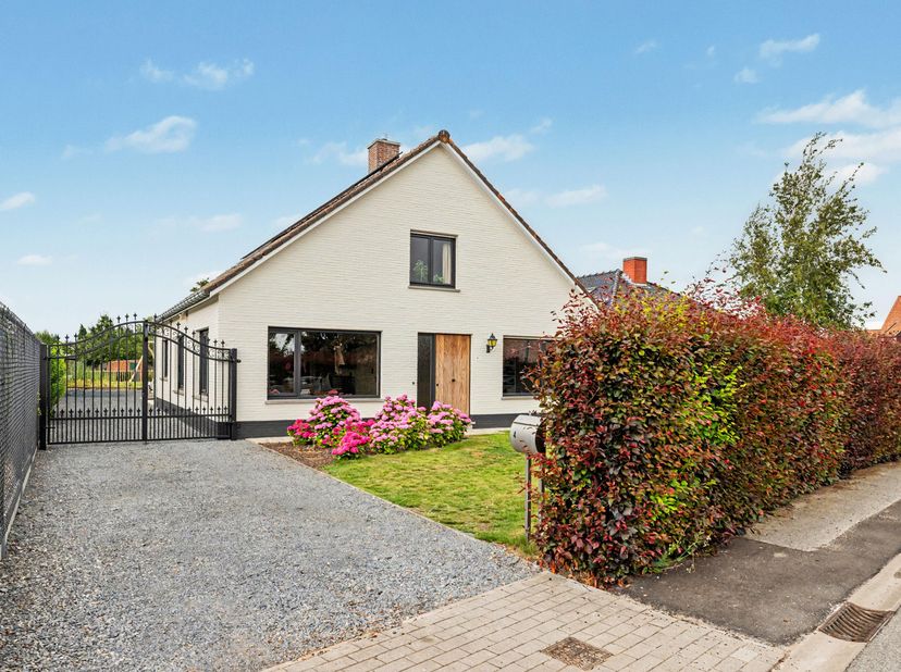 Huis te koop in Rogier de Kerchovestraat 4,
                    8720 Dentergem