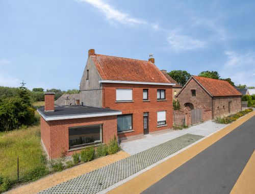                                         Woning te koop in Ouwegem, € 450.000
