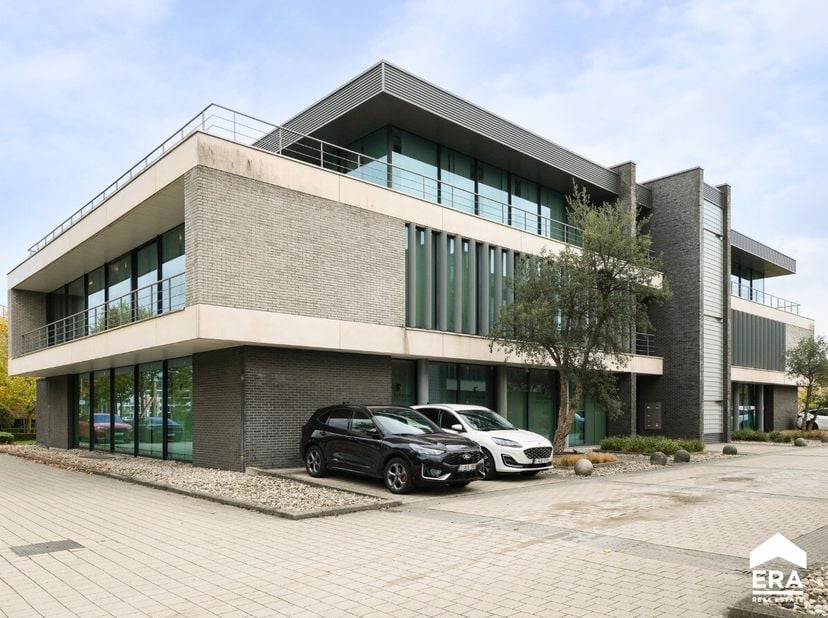 Multifunctionele kantoorruimte op een toplocatie in HasseltVoor meer info ga naar https://www.era.be/nl/te-huur/hasselt/kantoor/multifunctionele-kanto