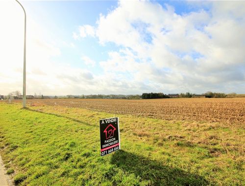                                         Terrain à bâtir à vendre à Neuville, € 69.000
