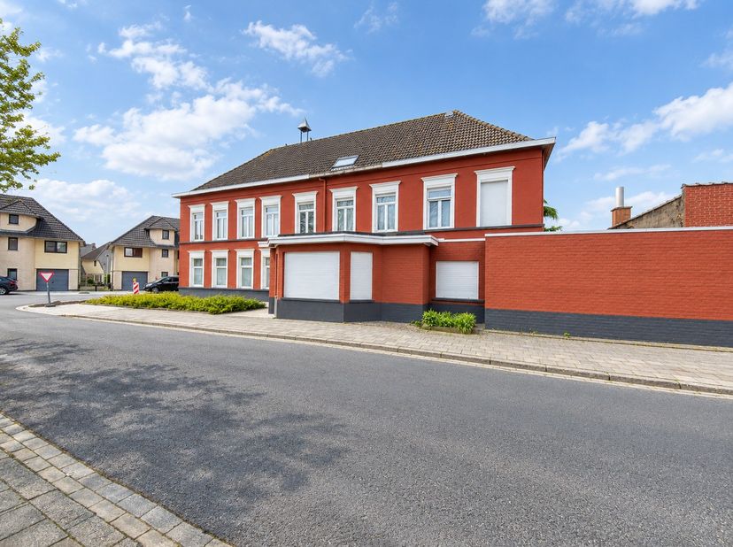 Appartement te koop in Oostrem 1 bus 1,
                    8800 Roeselare