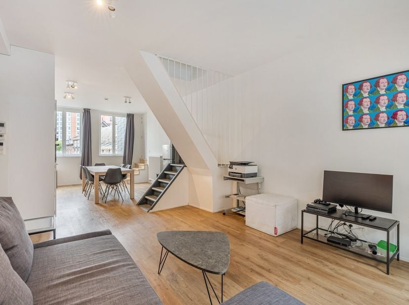 Ideaal voor studerende kinderen én een interessante investering<br />
Bent u op zoek naar een comfortabele woonst voor studerende kinderen met tegelij