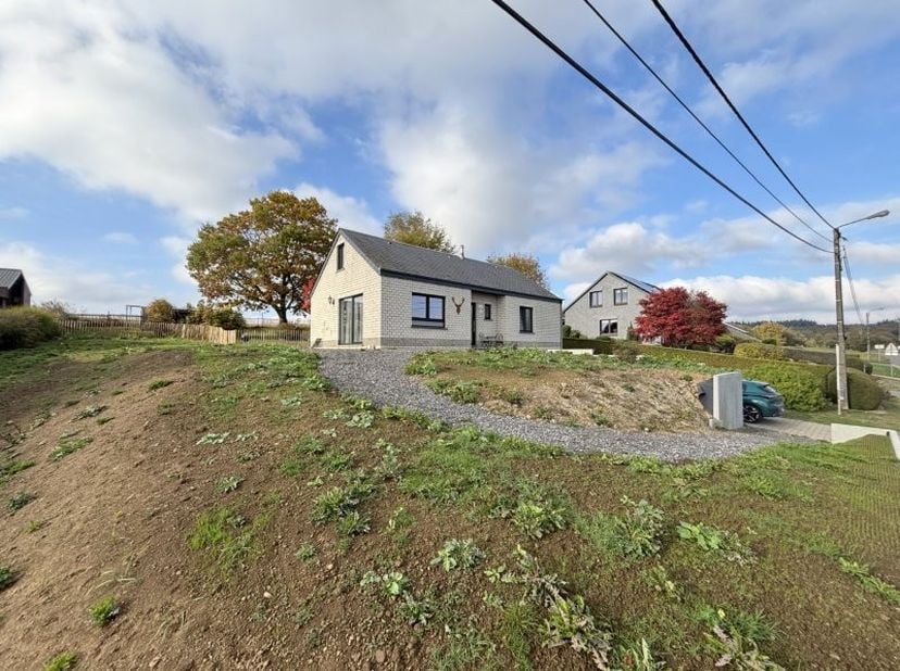 Maison à vendre à Rue de la Hêtraie 33,
                    6831 Noirefontaine