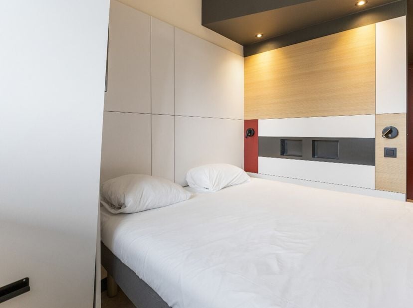 Hotelkamer te koop in het centrum van Blankenberge. In het centrum van Blankenberge vlak aan het Koning Leopoldplein kan je deze ideale investeringsop