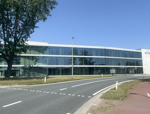                                         Kantoor te huur in Lokeren, € 5.896,25

