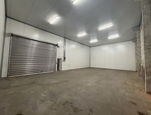                                         Bedrijfsgebouw te huur in Schoten, € 1.350
