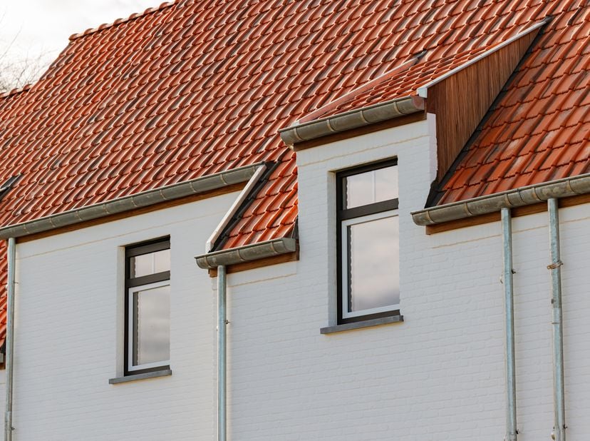 Exclusieve high-end nieuwbouwwoningen in een rustige doodlopende straat te Oostkamp<br />
In de Jan Breidelstraat in Oostkamp verrijst een exclusief e