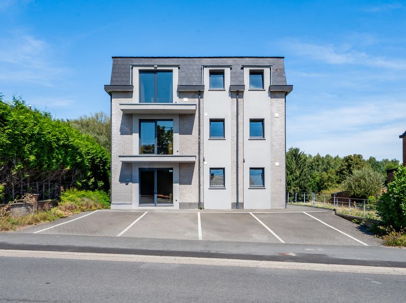 Appartement te koop
                    in 6044 Roux