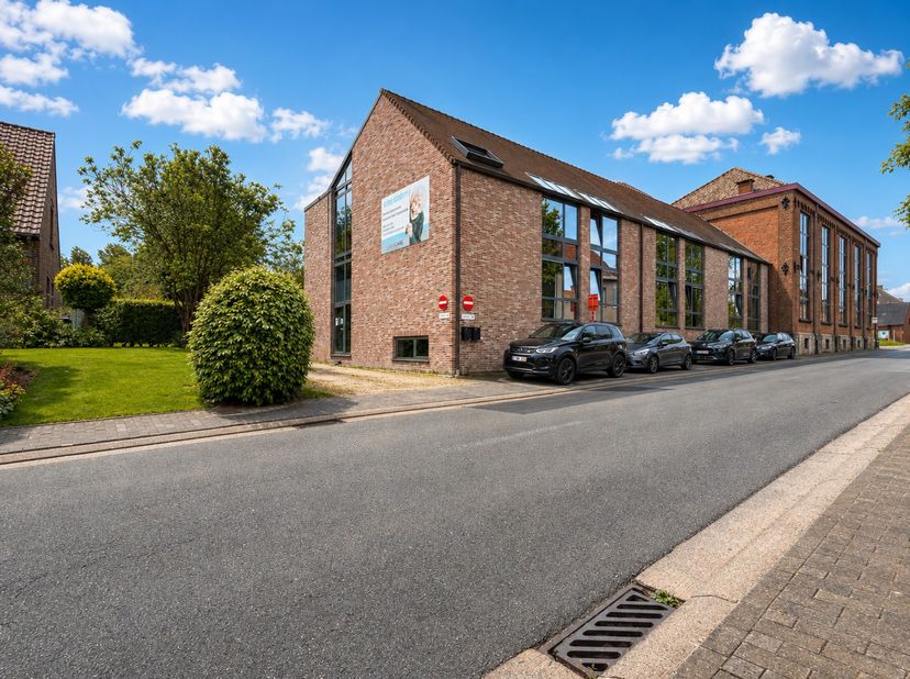 Appartement à louer
                    à 9550 Herzele