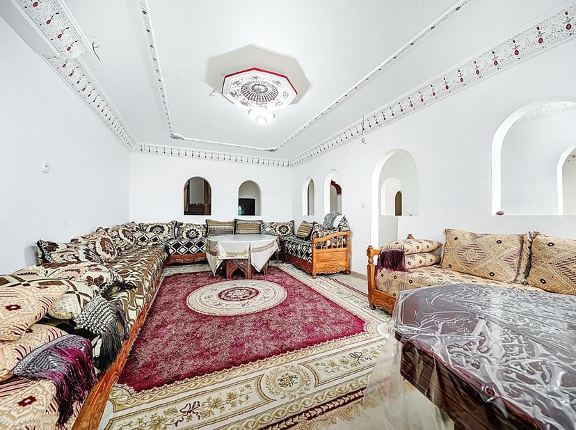 Maison XXL pour grande famille ou colocation – volumes exceptionnels !<br />
Située sur un axe stratégique de Beyne-Heusay, cette vaste maison 2+ faça