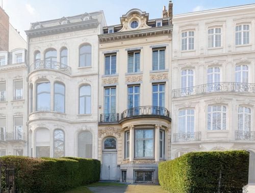                                         Appartementsgebouw te koop in Etterbeek, € 1.690.000
