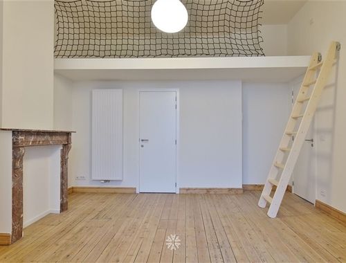                                         Studio met slaaphoek te huur in Gent, € 725
