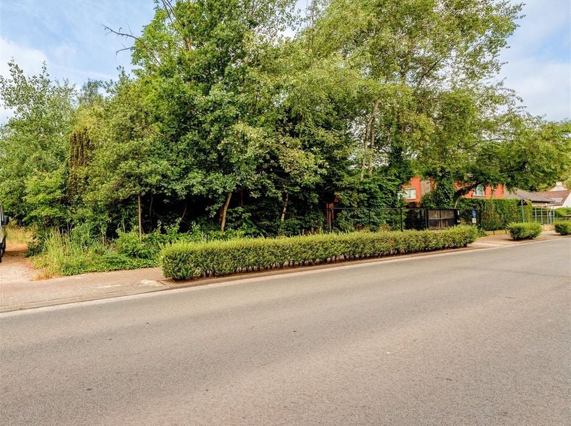 Prachtige bouwgrond voor een open bebouwing met een oppervlakte van 901 m². <br />
<br />
<br />
Deze grond biedt voldoende ruimte voor het realise