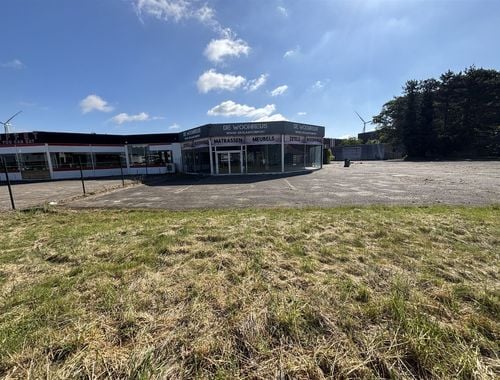                                        Rez-de-chaussée commercial à louer à Geel, € 5.000
