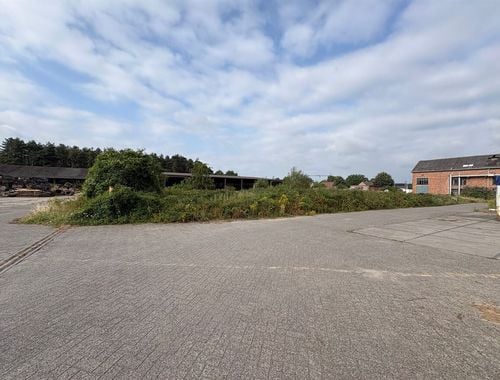                                         Entrepôt à louer à Wechelderzande, € 2.500
