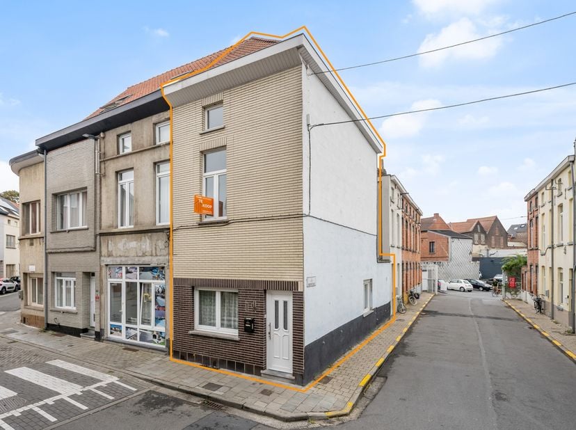 Huis te koop in Biekorfstraat 44,
                    9040 Sint-Amandsberg