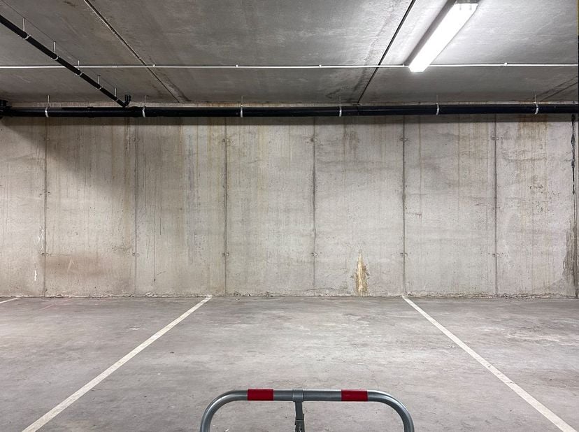 Ondergrondse parkeerplaats P5 in het centrum van Gistel, op een boogscheut van de markt. <br />
<br />
Dat alles vervat in een stijlvol, functioneel e
