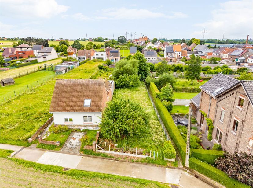 Verscholen in een kalme woonstraat vlak bij het hart van Ruien ligt deze aantrekkelijke bouwgrond, bestemd voor een halfopen woning. <br />
Hier woon
