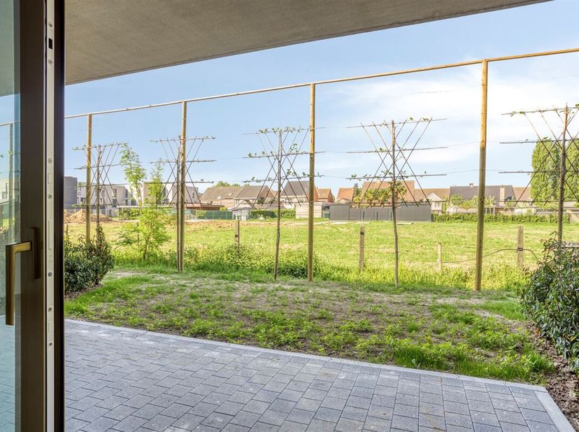 GLVL APP. MET 2 SLKS, TERRAS &amp; PARKING<br />
In Beveren-Waas treffen wij residentie Oscar aan gelegen te Walhof. Wij bevinden ons nabij het centrum, h