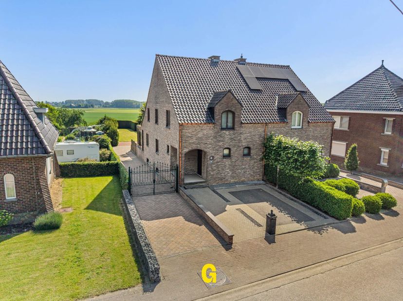 In Waltwilder, Langs de Romeinsestraat ter hoogte van nummer 36, bevindt zich deze halfvrijstaande woning met tuin en blijvend zicht op achterliggend