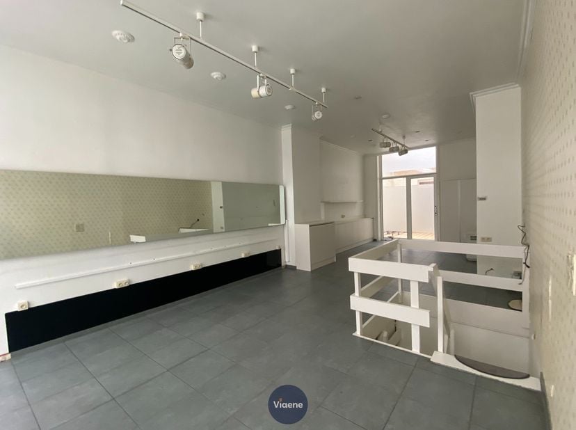 Handelsgelijkvloers op commerciële locatie -&amp;nbsp;gelegen in een winkel-wandelstraat in de buurt van hippe horecazaken - nabij het Wapenplein, de Adol