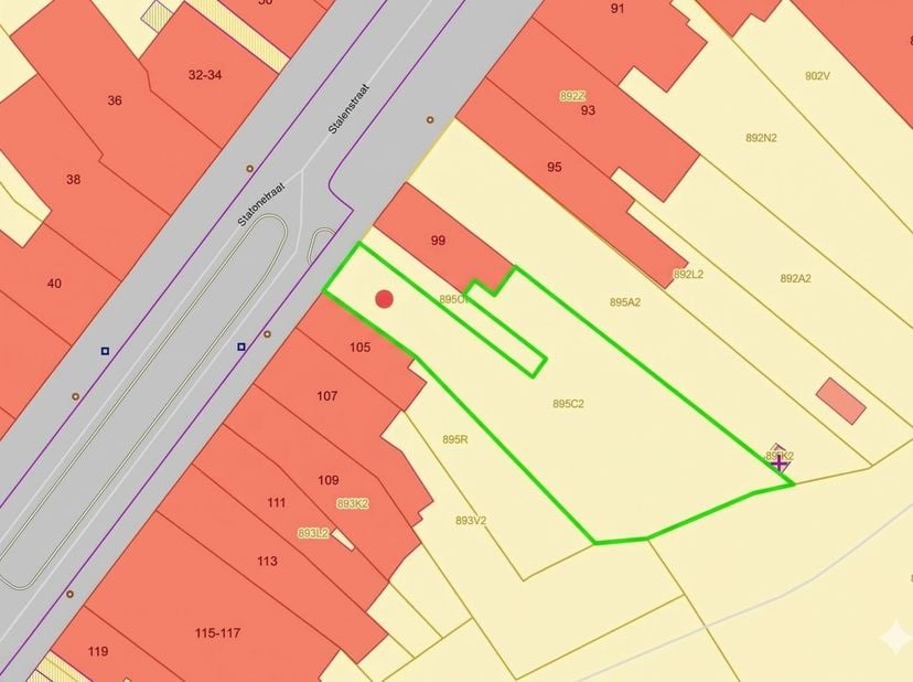 Bouwgrond/projectgrond van 8a 95ca, gelegen aan de Stalenstraat in Genk.<br />
<br />
<br />
<br />
De straatbreedte bedraagt ongeveer 7,50 m (exclu