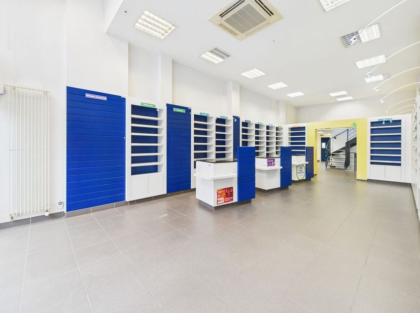 Bien professionnel à vendre à ,
                    7500 Tournai