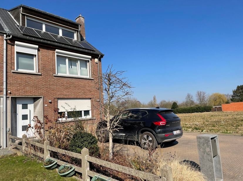 ERPE - Gerenoveerde HoB op toplocatie.<br />
Inschrijven voor het geplande bezoekmoment kan via onze website =&amp;gt; www.immoderas.be<br />
Deze ruime w