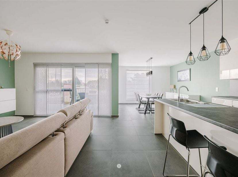 Vous êtes à la recherche d'un appartement moderne et prêt à l'emploi à Temse ? Alors ce bijou est certainement pour vous ! Cet appartement est situé a