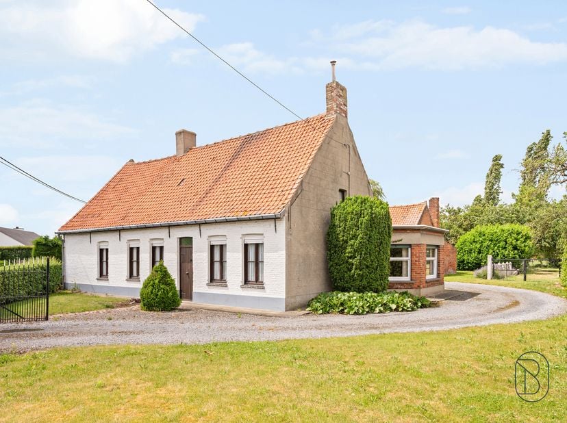 Prachtig gelegen af te breken woning op ca. 5.800 m². <br />
<br />
Gelegen in een rustige straat, geniet deze eigendom van een prachtig zicht op het