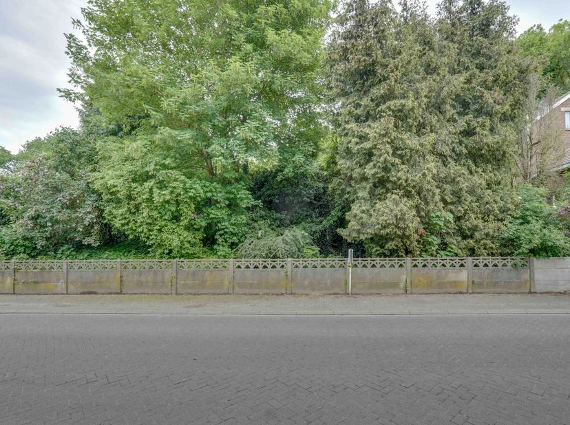 Terrain à vendre
                    à 3700 Sluizen