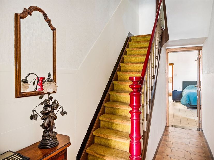 Maison à rénover avec aménagement spacieux dans le centre de Bouwel<br />
Cette maison située à Dorp 29 à Bouwel offre de nombreuses possibilités pour