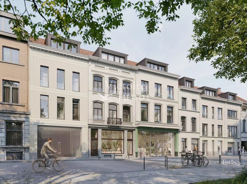 Victoire-Junot biedt exclusief dit prachtige project van 30 eenheden aan, dat ook 1 grote winkelruimte van 649 m² en een professionele ruimte van 93 m
